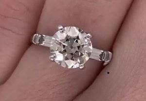 Close-up of a diamond showing the fish-eye effect—a visible ring inside the stone caused by a shallow cut and misaligned angles.
