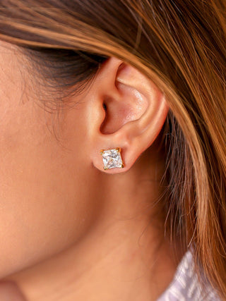 1 carat princess cut lab-grown diamond stud earrings in 18K white gold (also available in yellow or rose gold), EF color and VVS clarity.