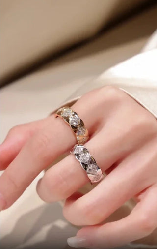 Champagne Glow Ring in 925 silver with lab sapphire and pavé setting, available in champagne gold or platinum finish for men and women


