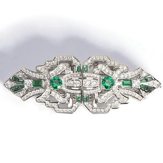 Imperial Emerald Brooch UAE – Crafted in 925 sterling silver with a bold 23 x 51 mm green lab-created sapphire, accented with radiant white lab sapphires.