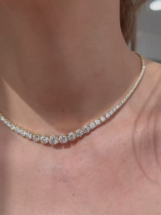 Gradient Tennis Necklace in 18K gold with lab-grown diamonds, featuring a radiant gradient from subtle shimmer to bold brilliance. Perfect for men and women, this elegant necklace adds timeless luxury to any look.